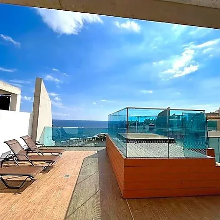Luxury Penthouse With A Private Jacuzzi! 4*