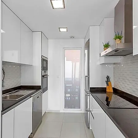 호텔 Luxury Penthouse With A Private Jacuzzi! 4*