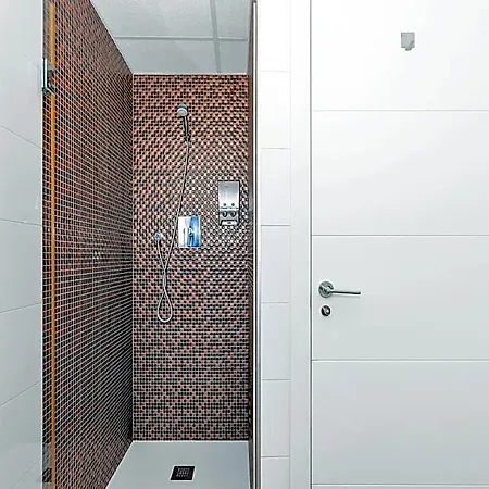 호텔 Luxury Penthouse With A Private Jacuzzi!