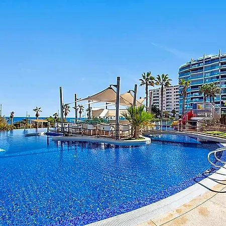 호텔 Luxury Penthouse With A Private Jacuzzi!